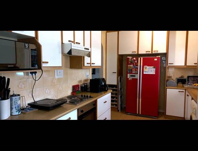 6 BEDROOM TOWNHOUSE FOR SALE IN MANORS